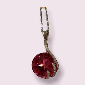 Beautiful New Swarovski Crystal Statement Necklace.